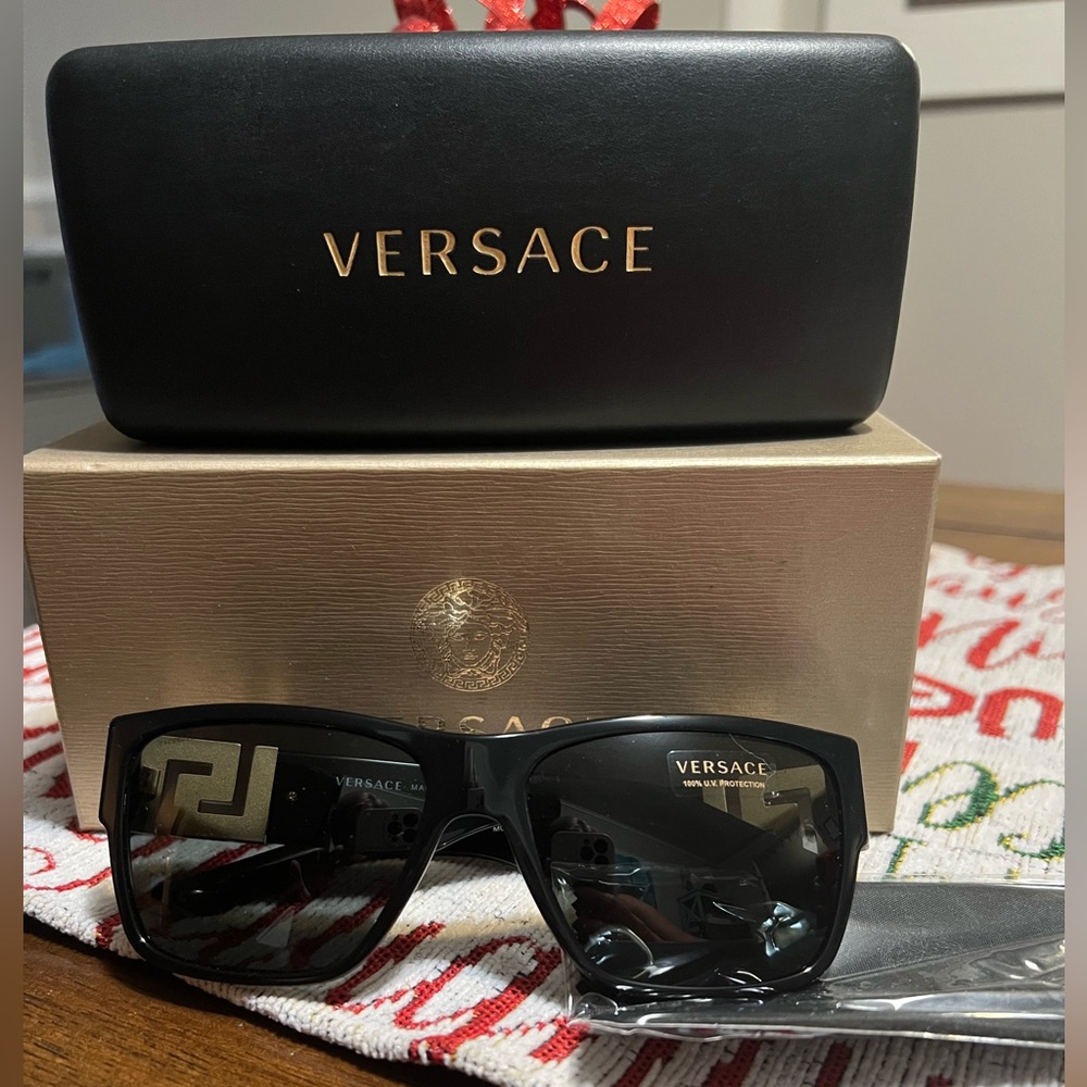 Versace suns, new!